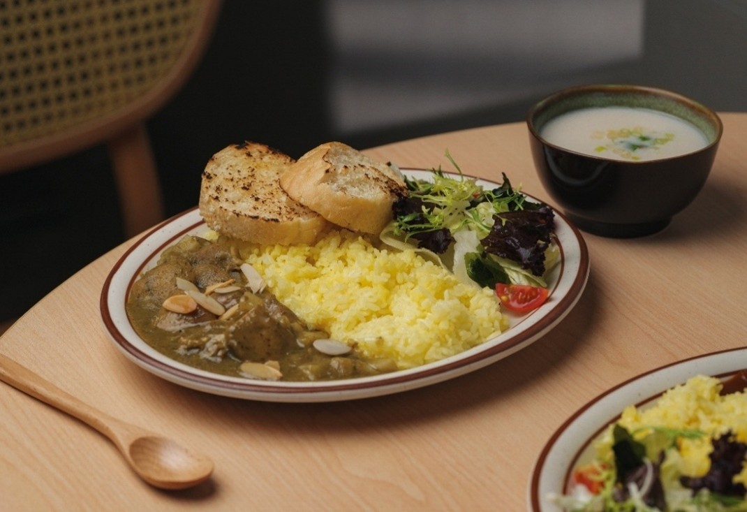 綠咖哩雞飯